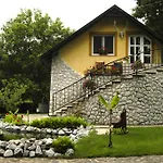 A Mecsek Gyoengye Apartmanhaz Apartment Pécs