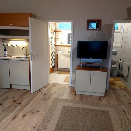 A Mecsek Gyoengye Apartmanhaz 아파트