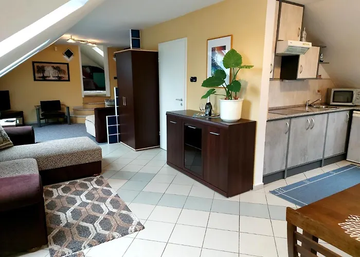 A Mecsek Gyoengye Apartmanhaz Apartament Beci