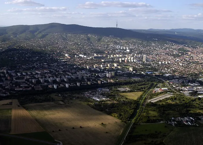 A Mecsek Gyoengye Apartmanhaz Beci