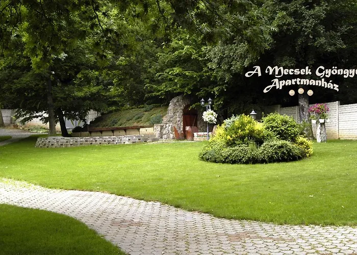 A Mecsek Gyoengye Apartmanhaz Apartament Beci